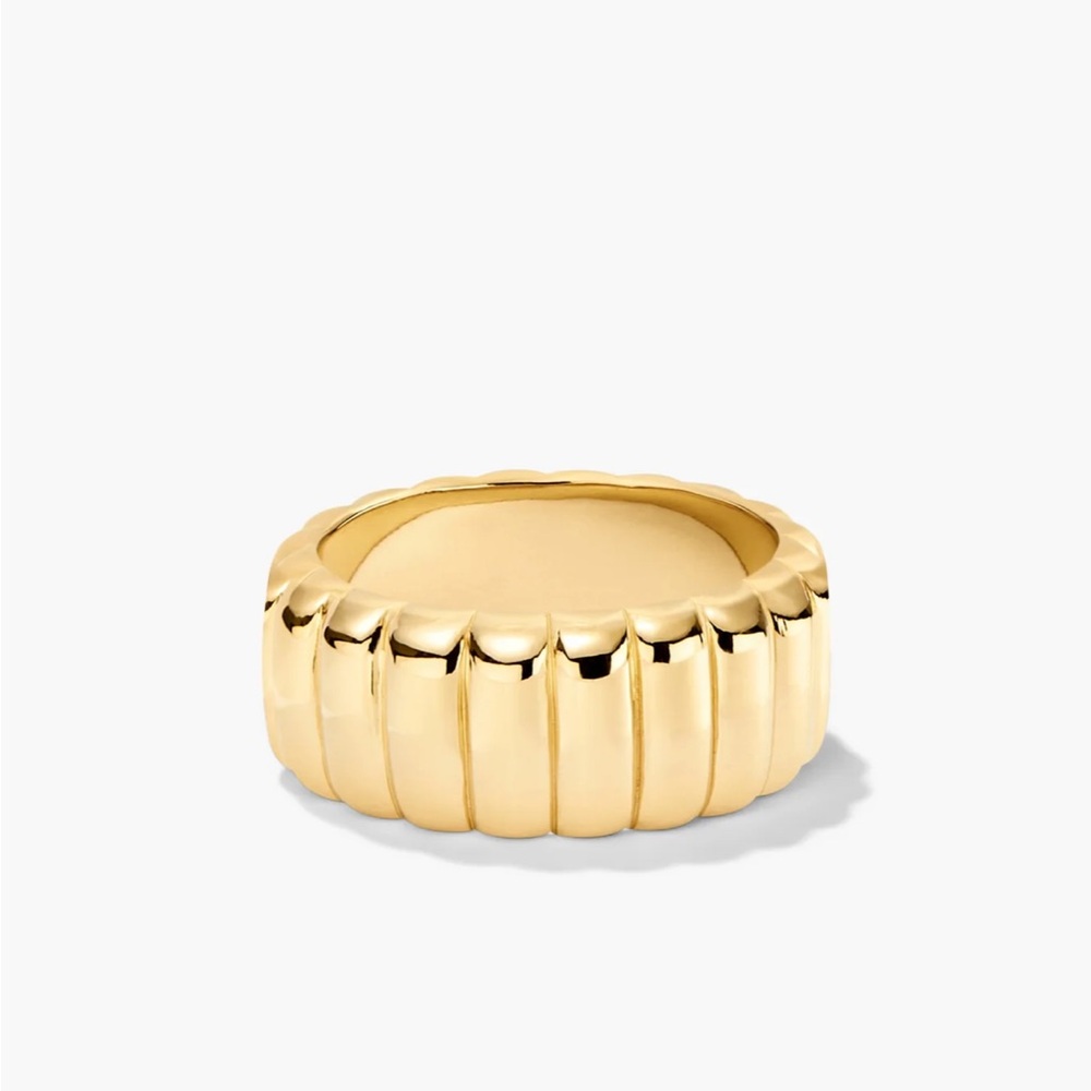 Mejuri Gold Ribbed Ring
